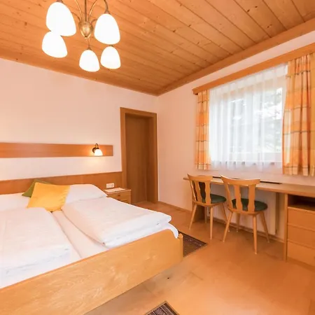 公寓 Gaestehaus Muellauer *