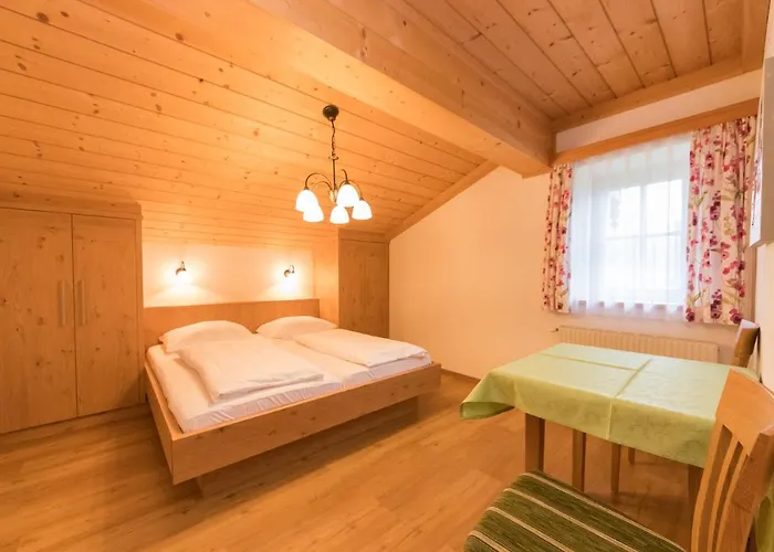 Gaestehaus Muellauer Апартаменты Леоганг